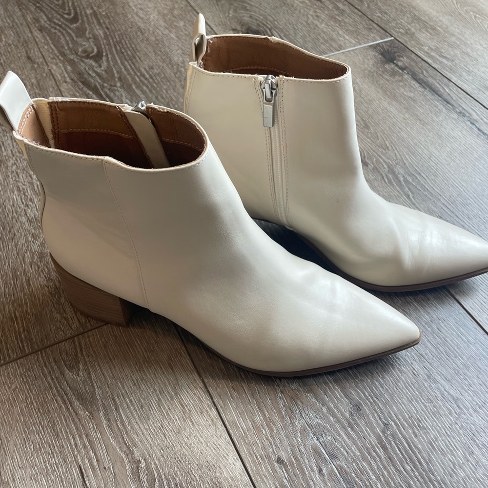 Short heel booties
